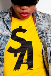 $uzi in her Tee